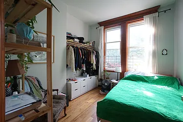 Rented by Rennit Inc.