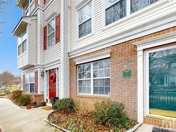 5 Boehm Dr #48, Parlin, NJ 08859