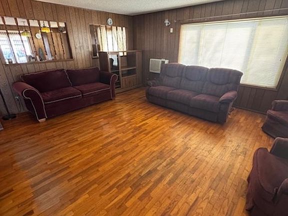 3rd image of 2821 Grandview Pavement Rd