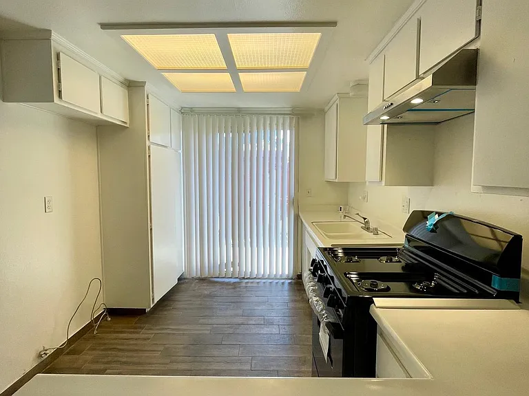 597 Montecito Ave — Photo 2