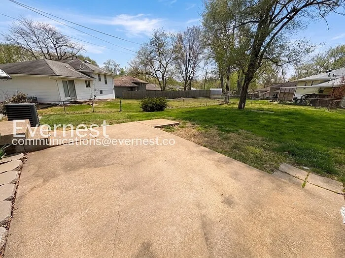 11912 Beacon Ave — Photo 24