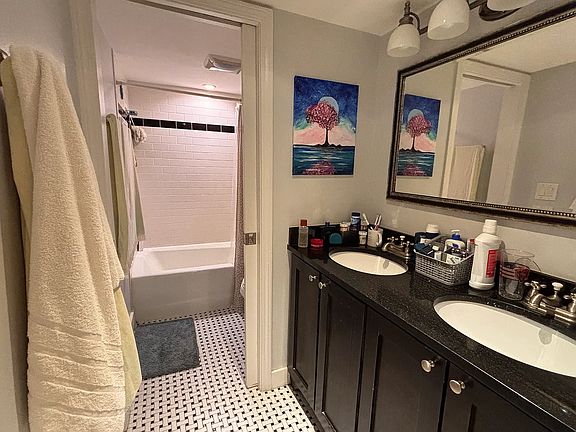 5th image of 117 Beacon St #6FB