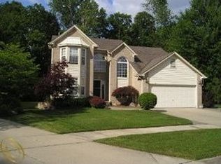 2567 Locksley Ct, Troy, MI 48083