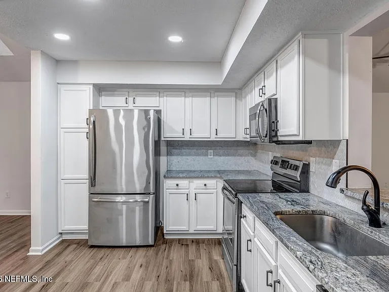 3105 Coral Reef Dr — Photo 16