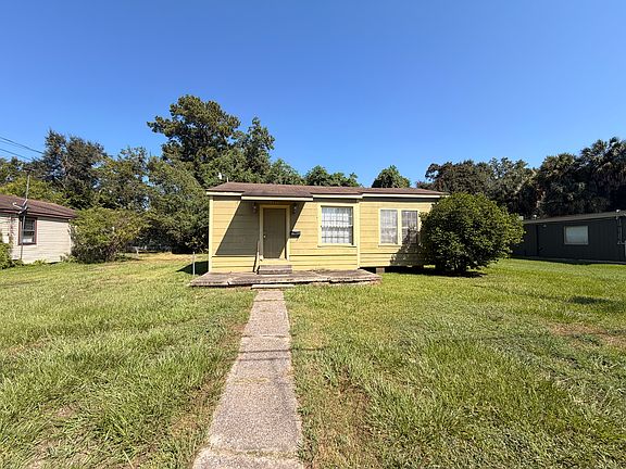 5th image of 4755 Wyandotte St