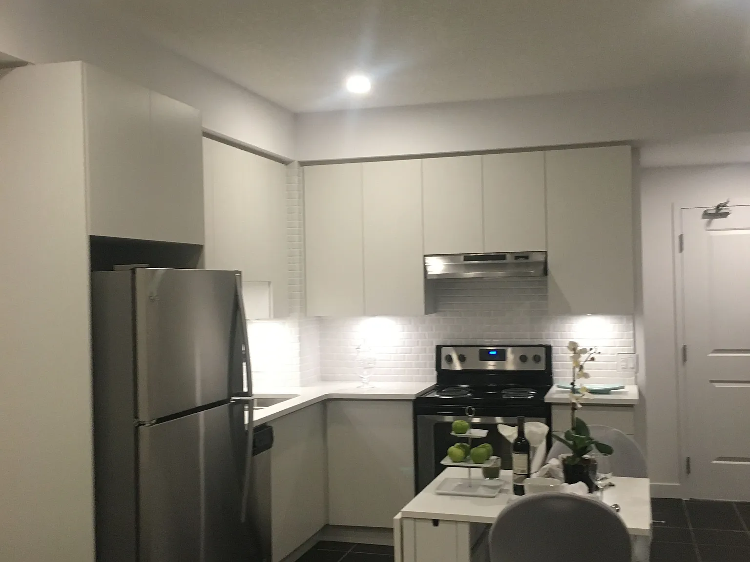 1 bed, $2,400 — Photo 3