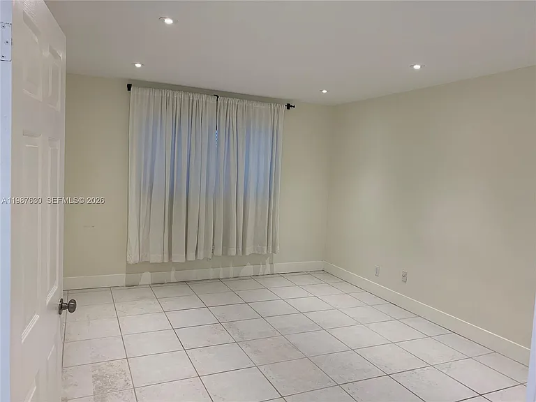 1200 Mariposa Ave #E104 — Photo 14