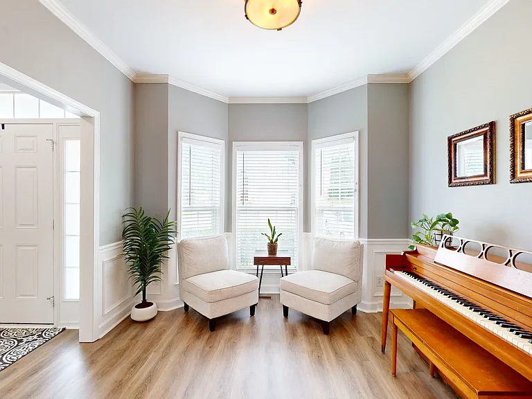 2259 Dewey Dr — Photo 12