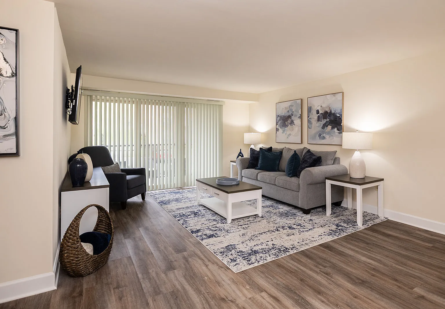 Cromwell Valley Apartments — Photo 1
