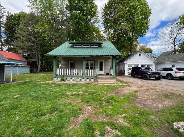 165 Lake Ave APT 2, Saratoga Springs, NY 12866