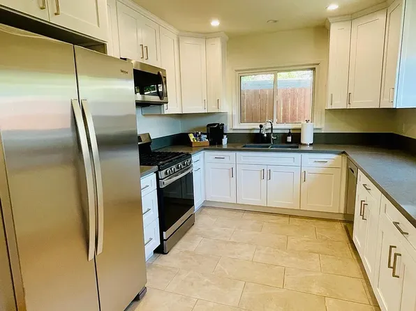 2397 Mayfield Ave, Montrose, CA 91020
