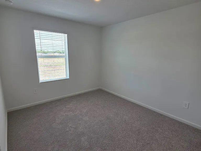 3170 NE 36th Ave — Photo 15