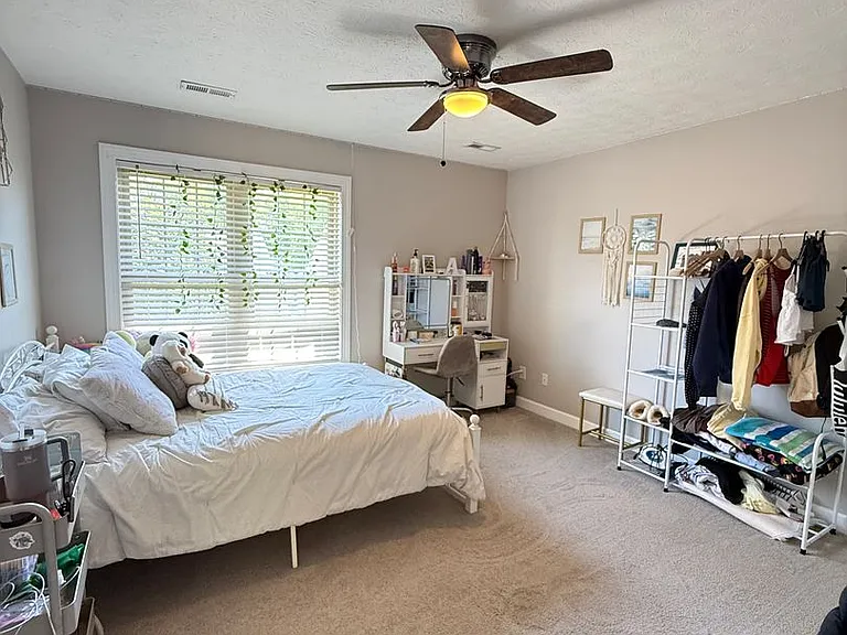 115 Sheldon Ct — Photo 21