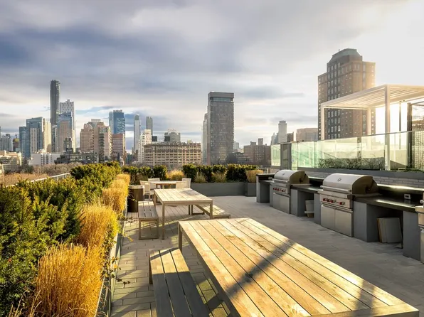 180 Front Street image 11 of 21