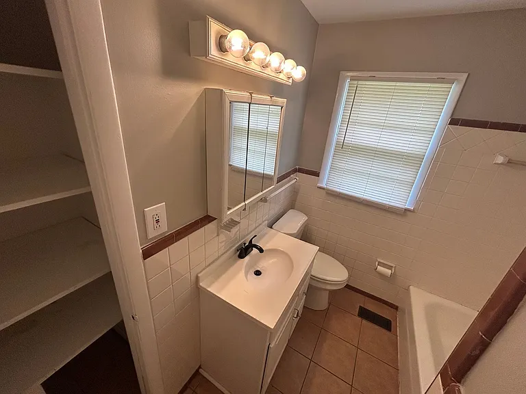 2508 Piney Branch Rd NW — Photo 8