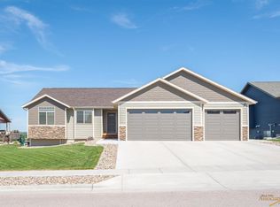 4404 Vinecliff Dr, Rapid City, SD 57703