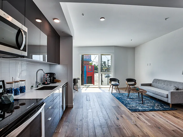 5263 W Adams Blvd #212 — Photo 3