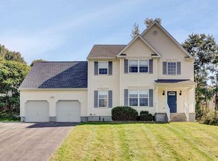 10 Shadowbrook Ln, Newburgh, NY 12550