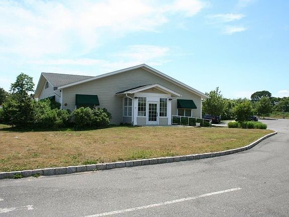 5th image of 1040 Montauk Hwy