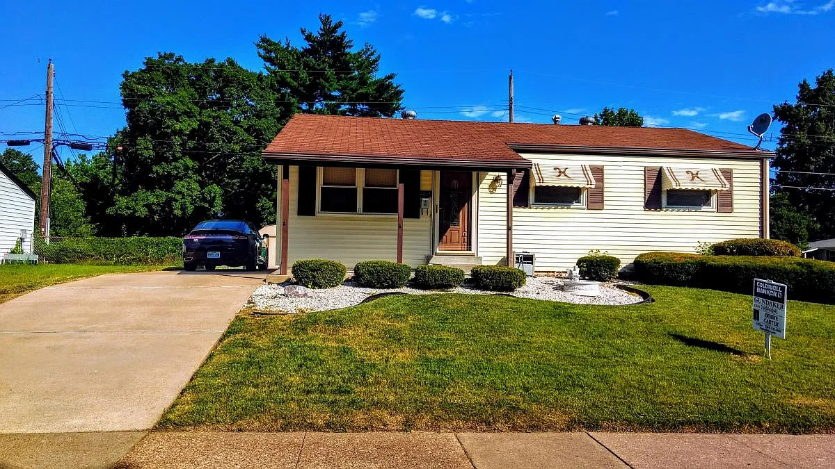 2385 Grants Pkwy photo 1