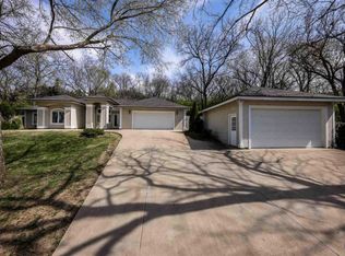 4640 NW 46th St, Topeka, KS 66618