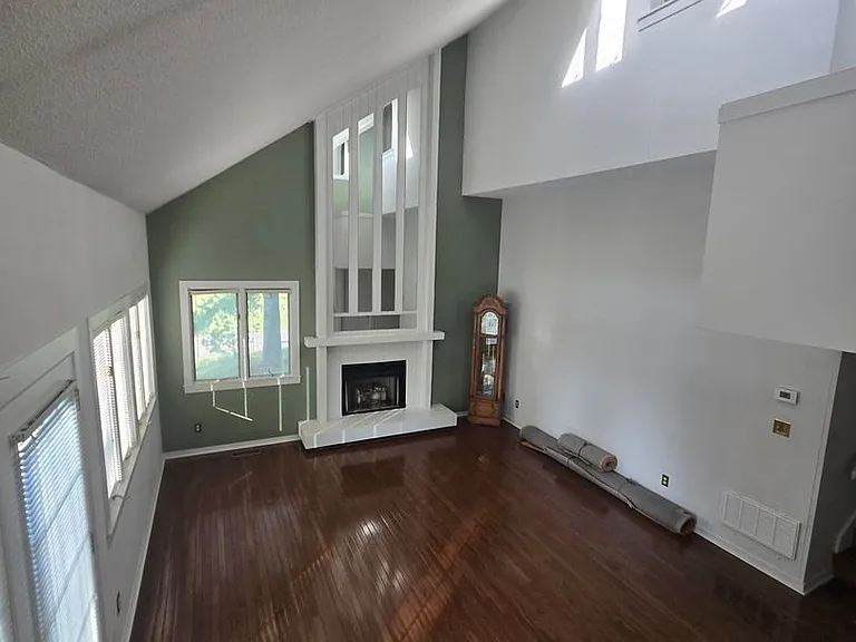 104 Hampton Ct — Photo 16