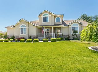 3422 W Canyon Lakes Dr, Kennewick, WA 99337