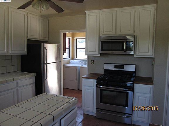 3rd image of 301 Bowling Green St