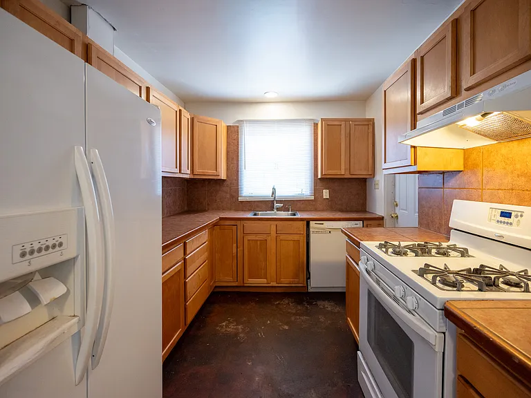 1732 N Campbell Ave — Photo 11