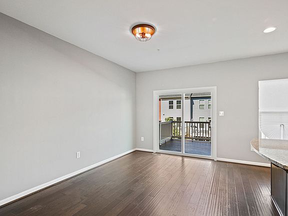 5th image of 708 Apple Orchard Dr