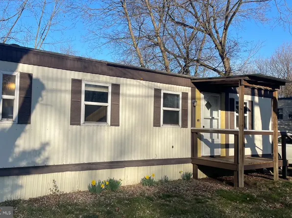 1387 Frank Rd, Chambersburg, PA 17202
