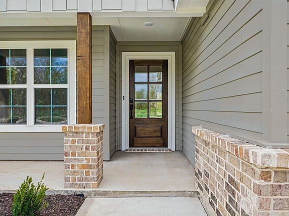 4th image of 104 Ranchview
