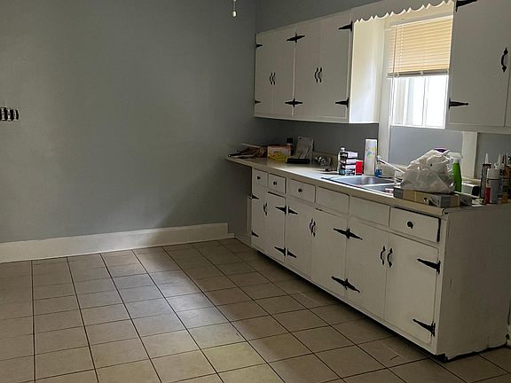 2nd image of 2813 W Jefferson St