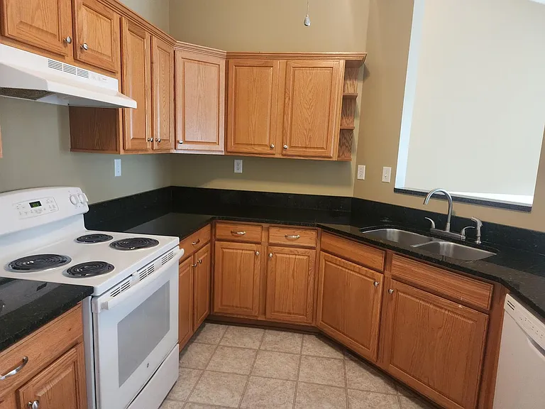 131 Wexford Dr #300 — Photo 33