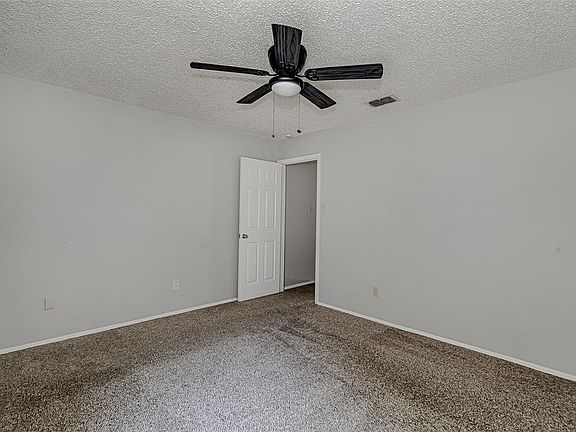 3rd image of 1403 Courtney Pl #1403B