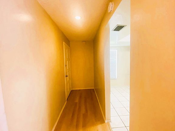 4th image of 228 Everest Poin APT 100