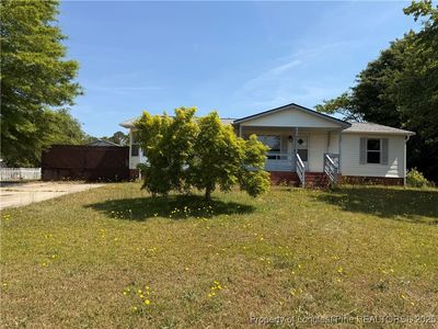 2002 McGuire Dr, Raeford, NC, 28376