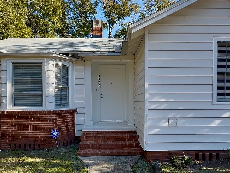 8027 Floyd St — Photo 3