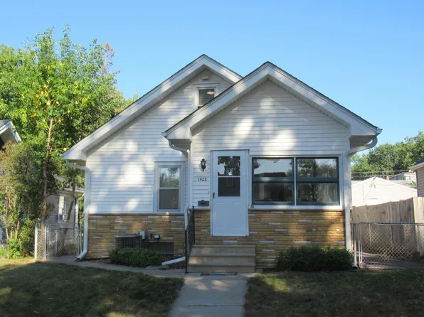 1428 Hazel St N, Saint Paul, MN 55119