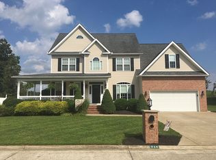 714 Plantation Dr, Hurricane, WV 25526