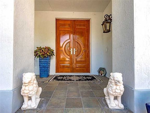 2nd image of 3875 Crestwood Cir