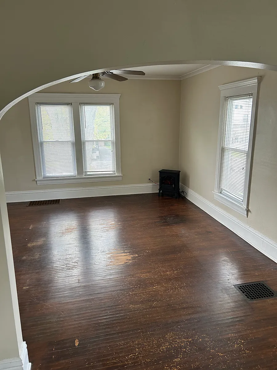 Building Photo - 237 Plum St #2