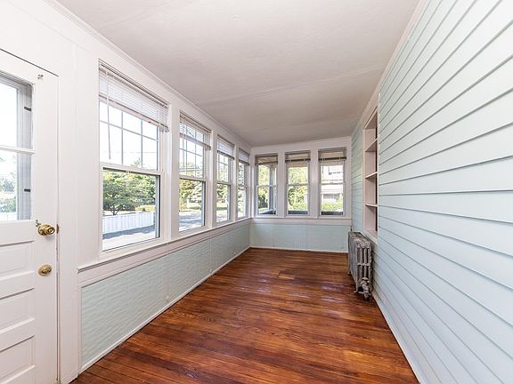 5th image of 21 Lee Ave Floor 1