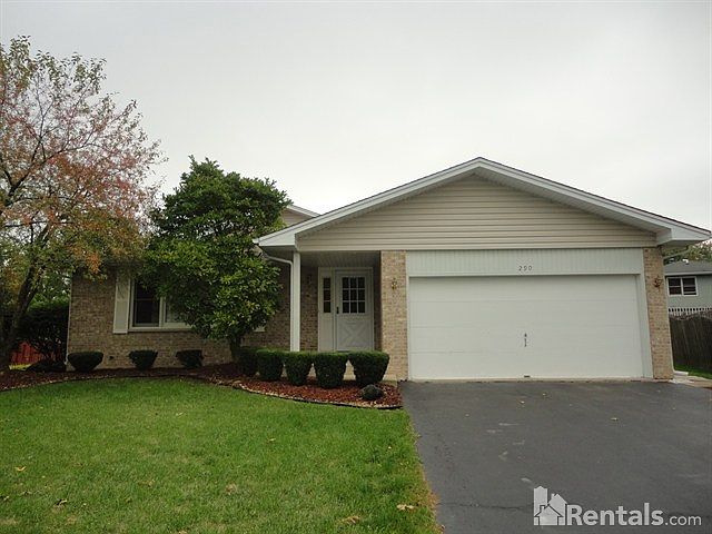1st image of 290 Hickory Oaks Dr