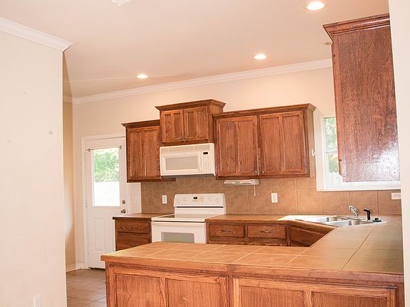 3rd image of 127 Cedar Ln