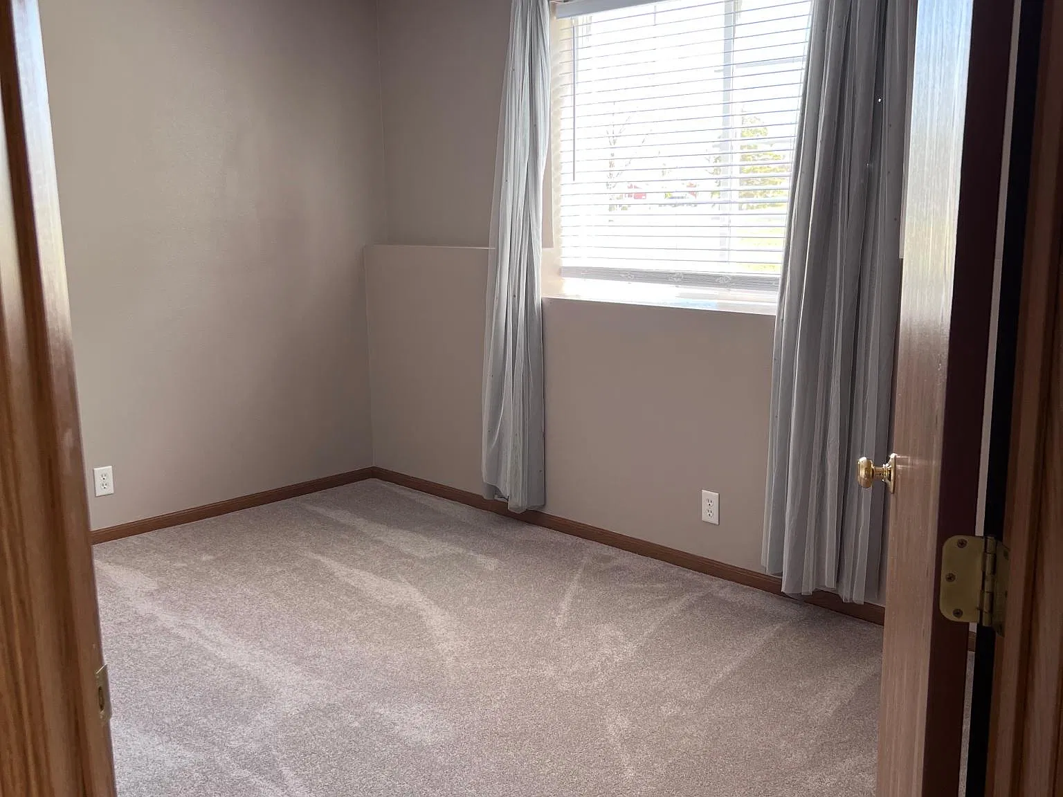 2 bed, 900 sqft, $1,200 — Photo 3