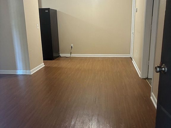 3rd image of 812 Richmond St #9