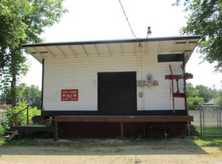 102 W Maple St, Roberts, WI 54023