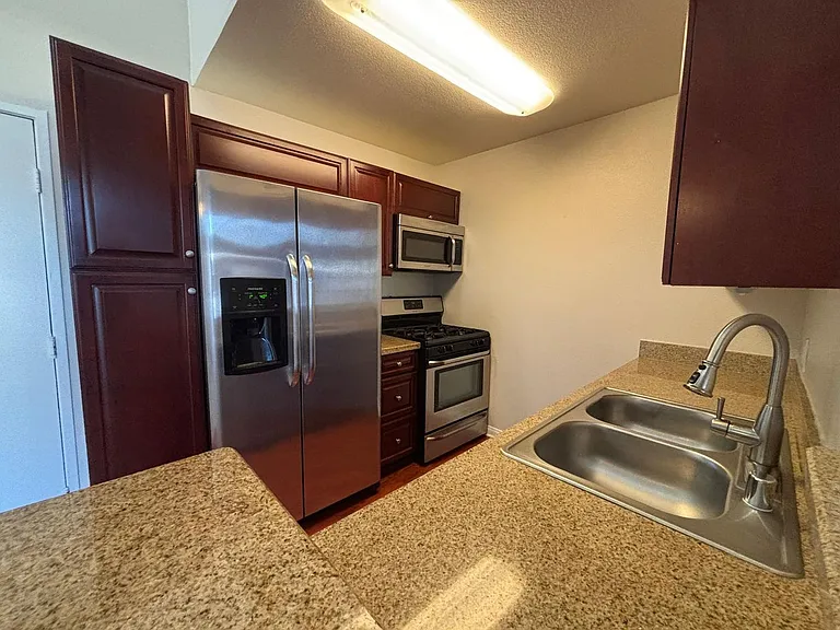 21450 Burbank Blvd #301 — Photo 8