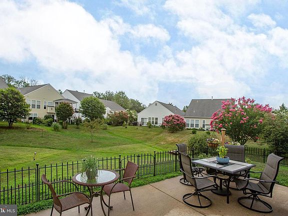 3rd image of 11 Goose Creek Cir